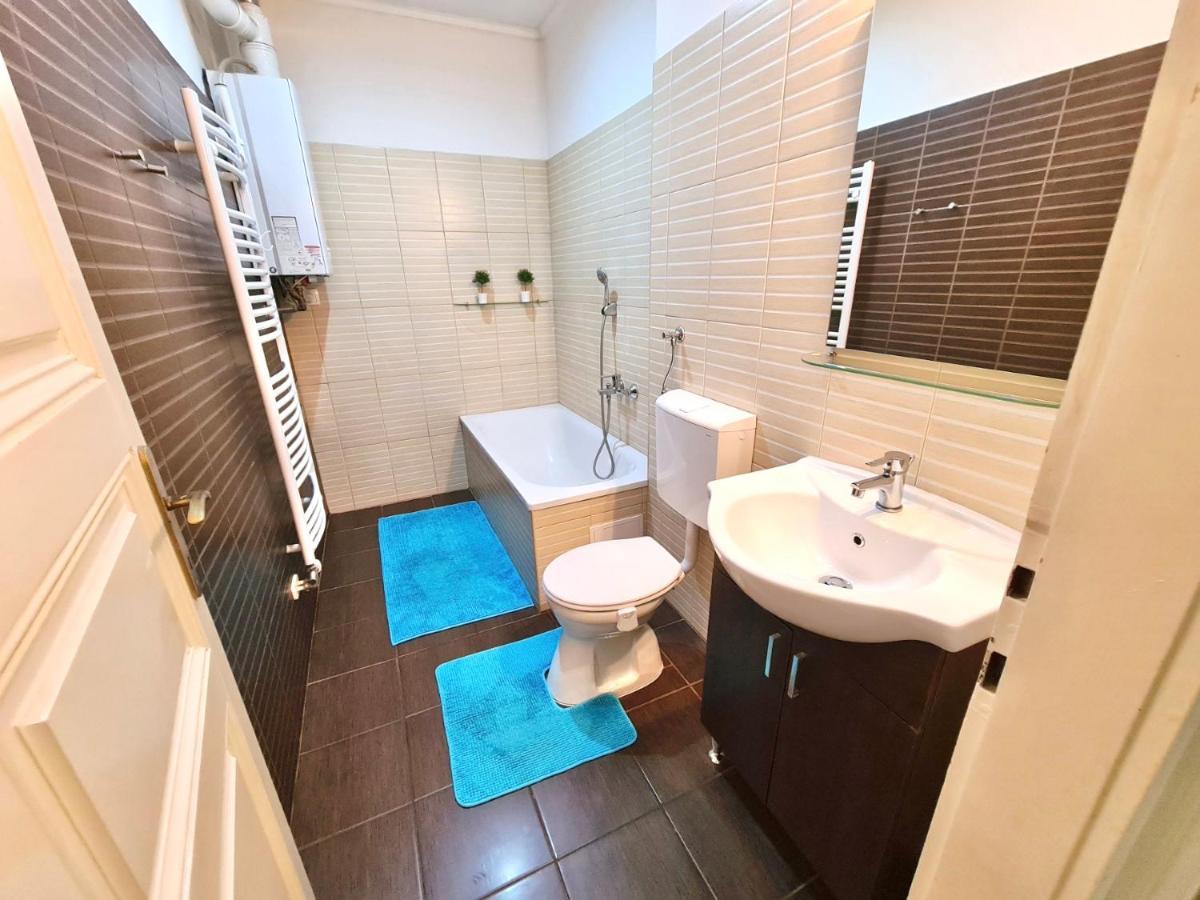 Ricky Apartment Budapest Exteriör bild