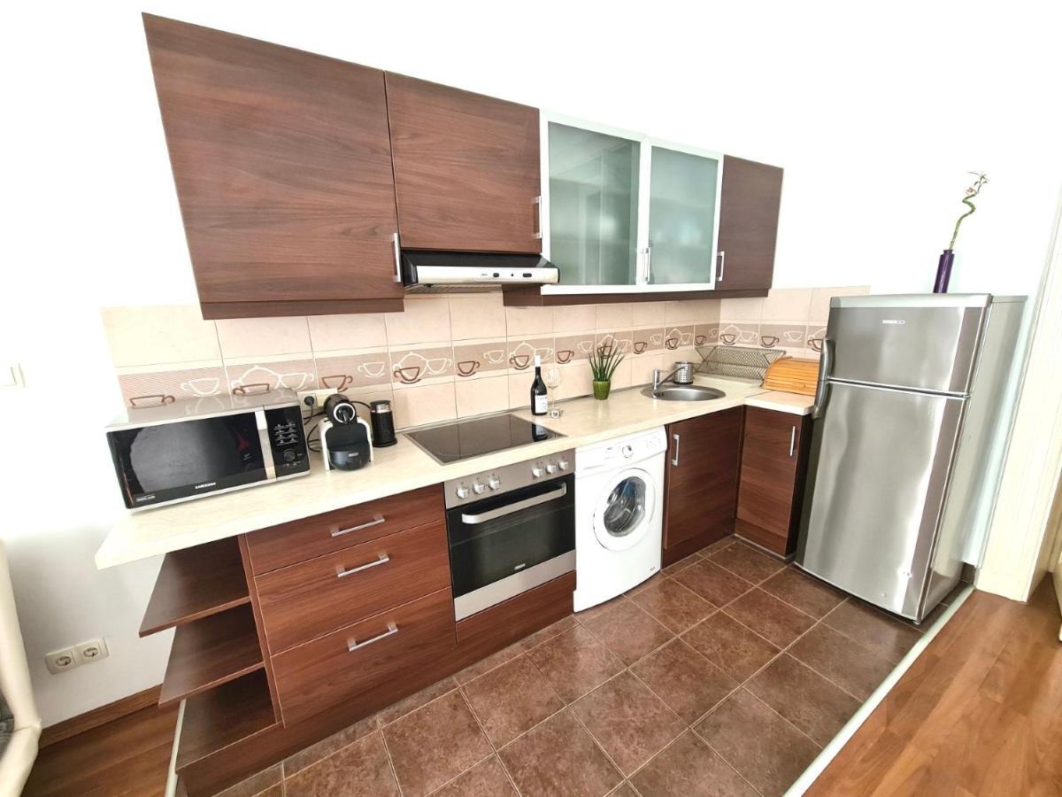Ricky Apartment Budapest Exteriör bild