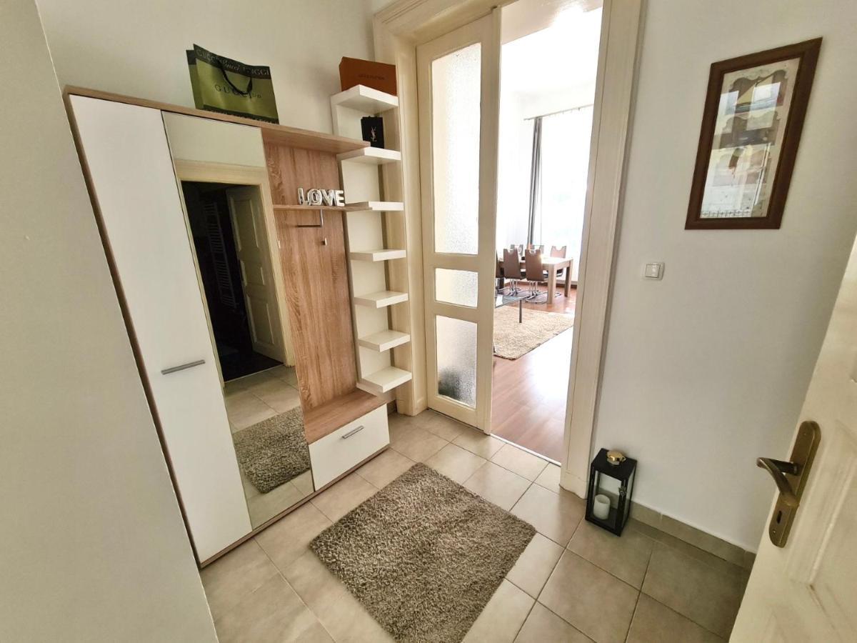 Ricky Apartment Budapest Exteriör bild